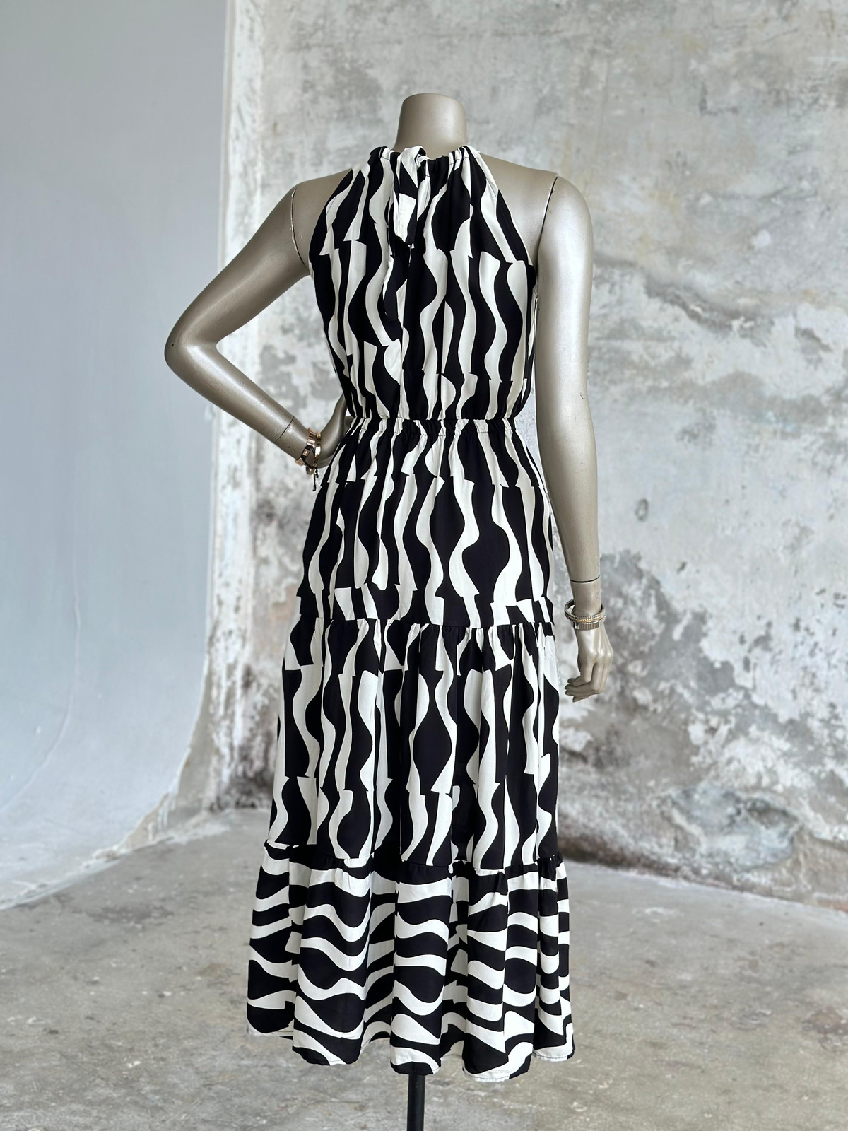 Halter Yaka Dalga Desen Belden Lastikli Elbise (Siyah)