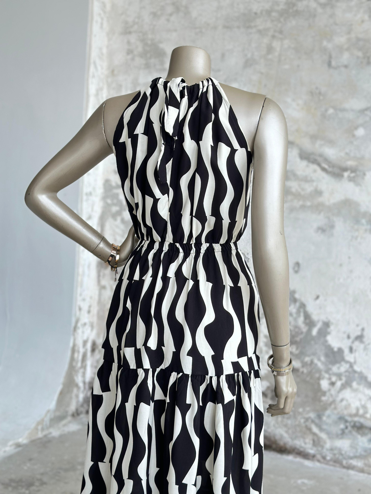Halter Yaka Dalga Desen Belden Lastikli Elbise (Siyah)