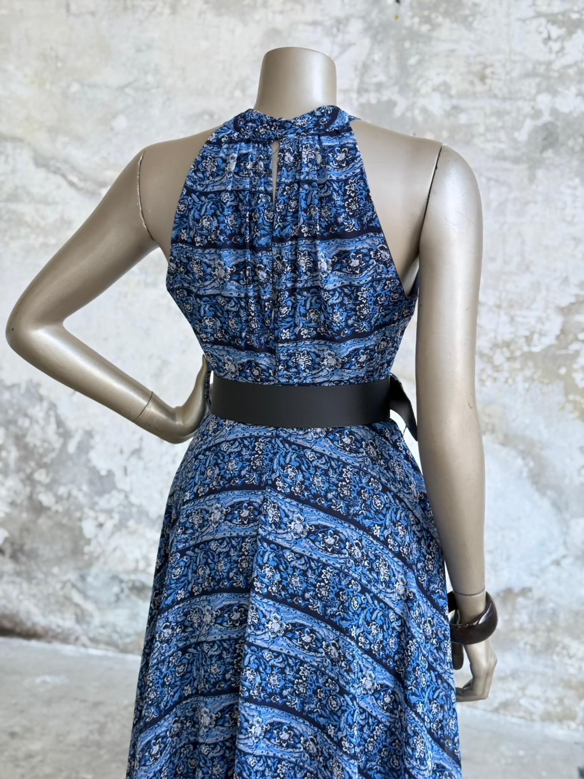 Halter Yaka Desenli Kemerli Şifon Elbise (Mavi)