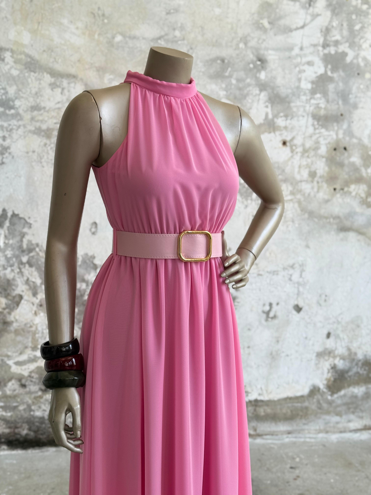 Halter Yaka Kemerli Şifon Elbise (Pembe)