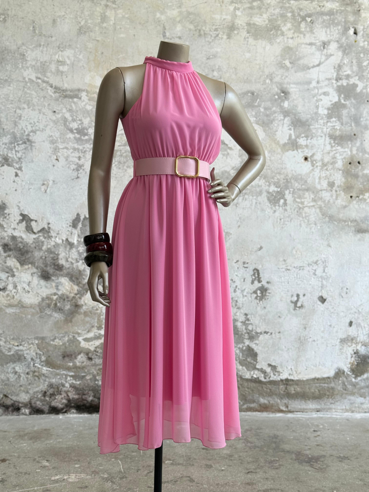 Halter Yaka Kemerli Şifon Elbise (Pembe)