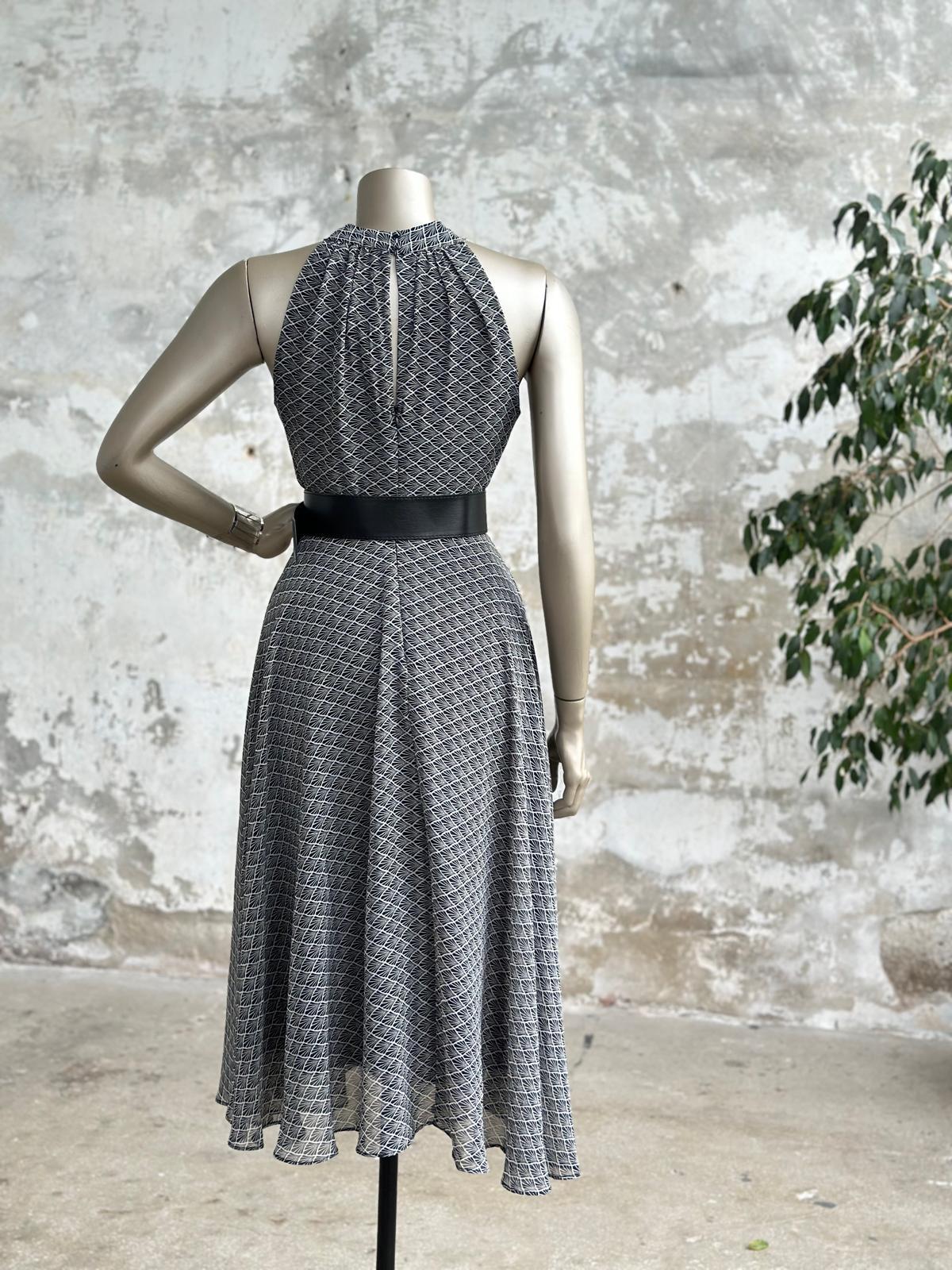 Halter Yaka Kemerli Şifon Elbise (Siyah)