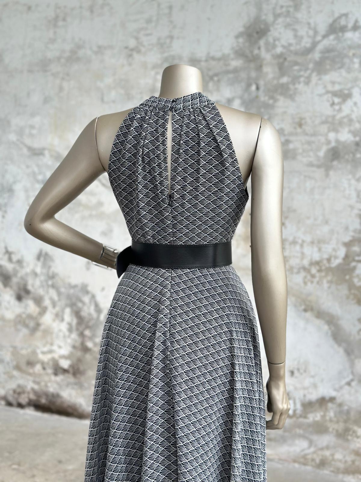 Halter Yaka Kemerli Şifon Elbise (Siyah)