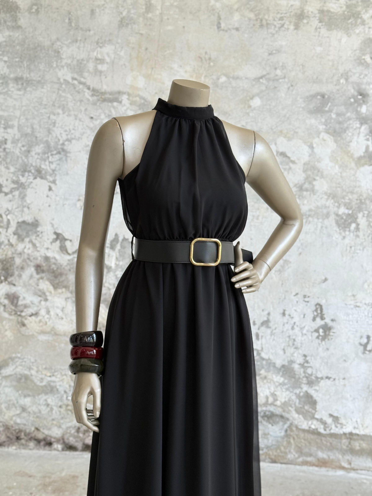 Halter Yaka Kemerli Şifon Elbise (Siyah)