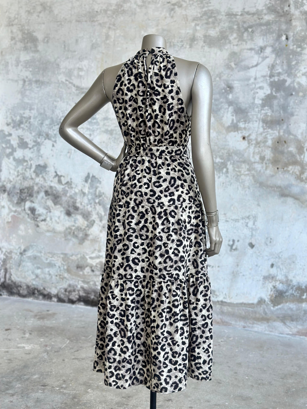 Halter Yaka Leopar Desen Belden Lastikli Elbise (Kahve)