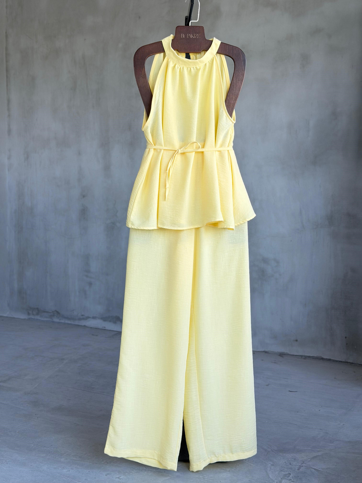 Halter Yaka Takım (Sarı)