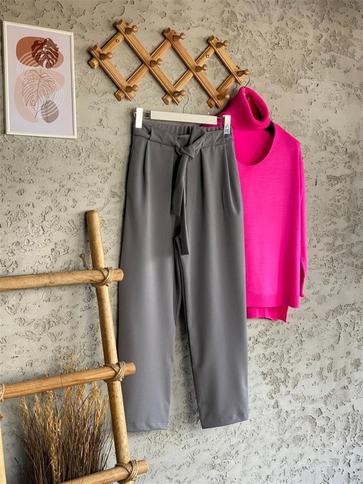 Havuç Kesim Belden Kuşaklı Pantolon (Gri)