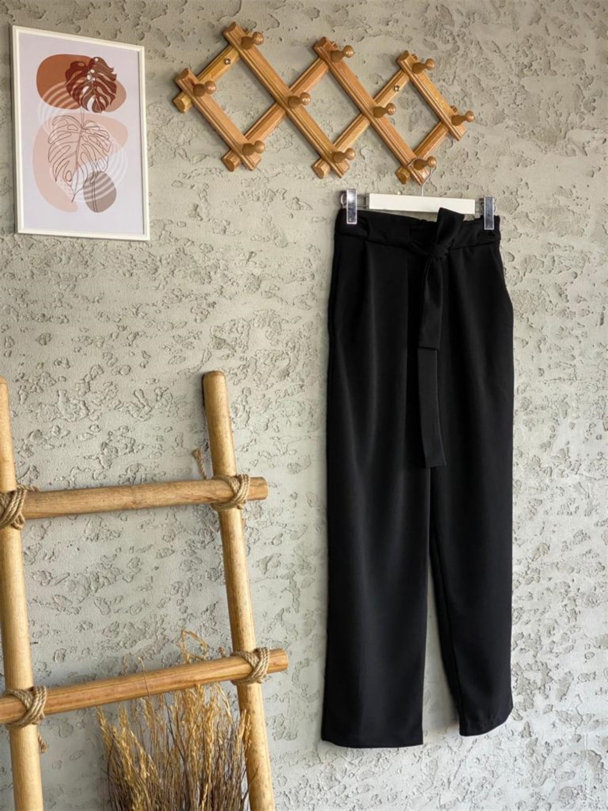 Havuç Kesim Belden Kuşaklı Pantolon (Siyah)
