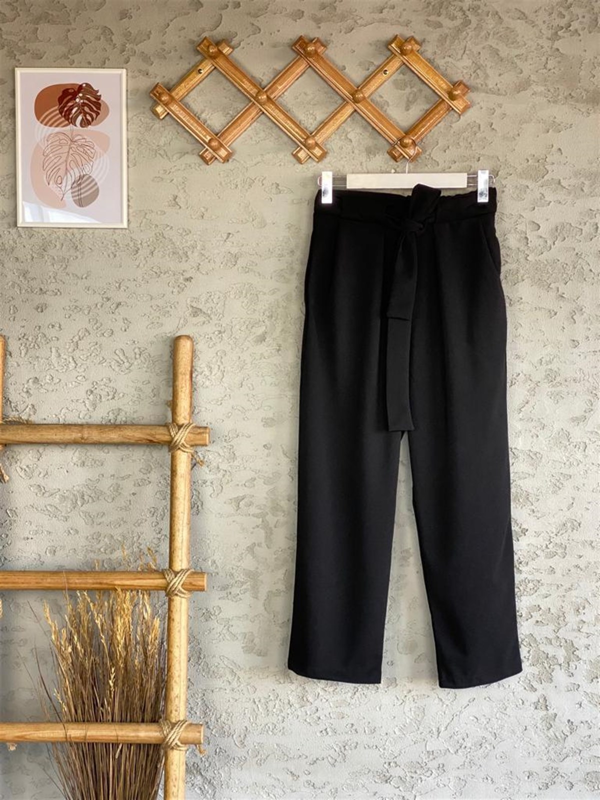 Havuç Kesim Belden Kuşaklı Pantolon (Siyah)