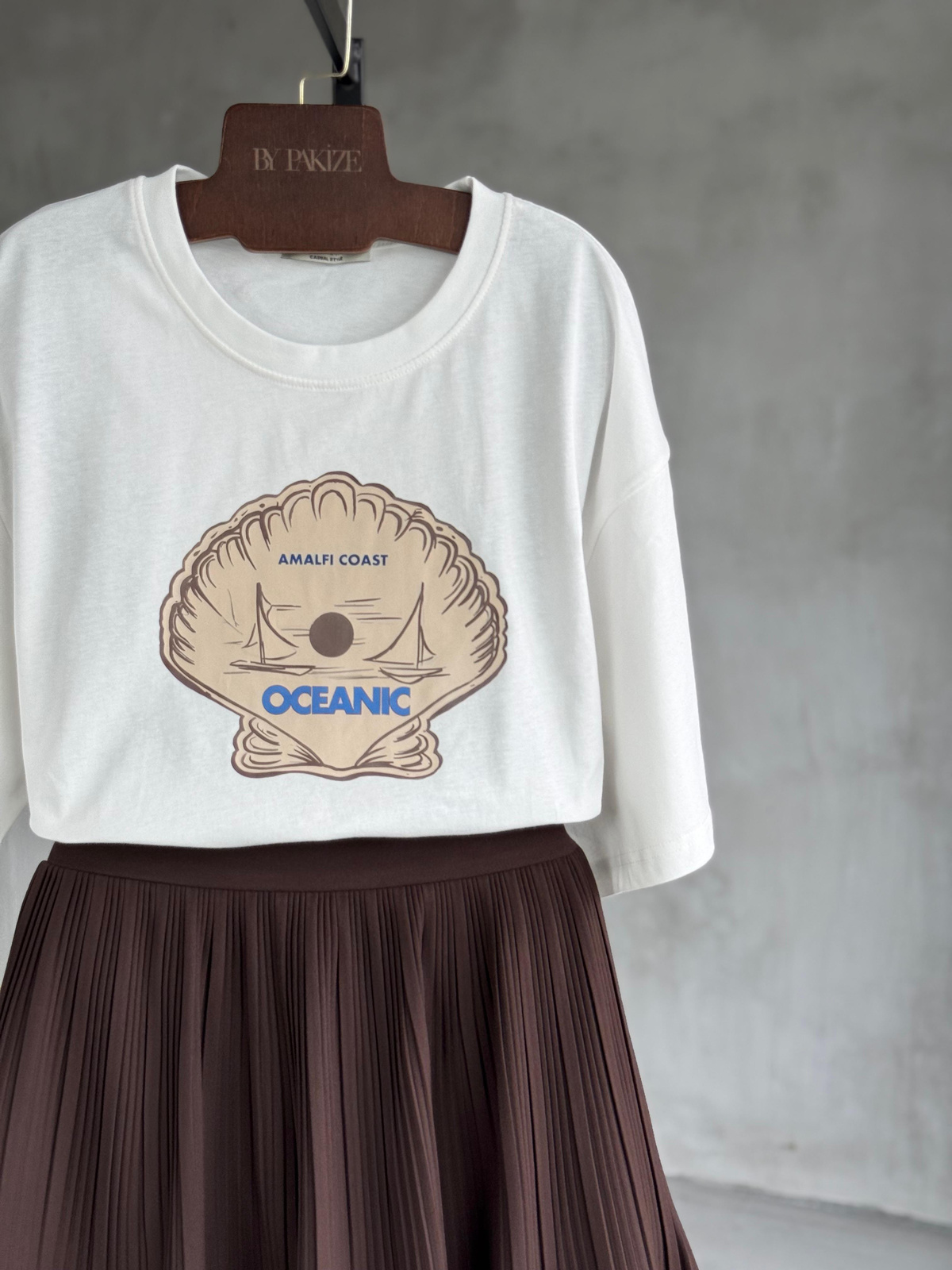 İstiridye Baskılı Oversize Dokuma Tişört (Beyaz)