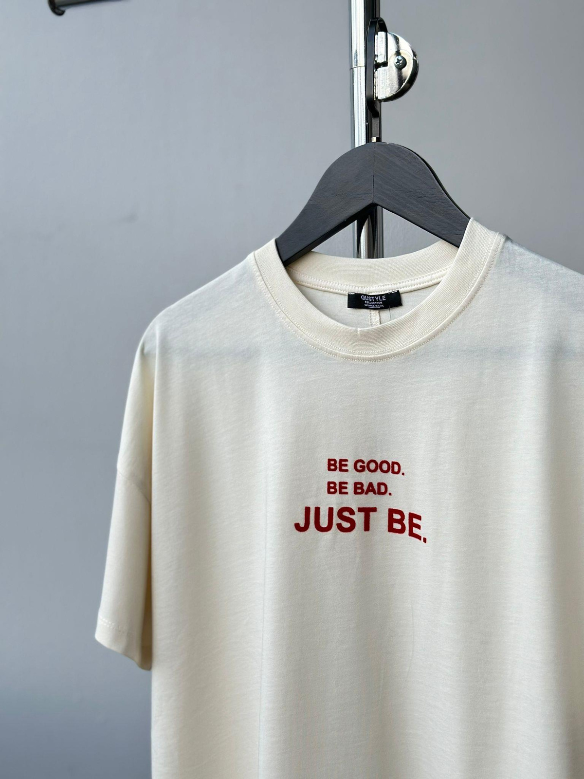 Just Be Yazı Baskılı Oversize Tişört (Vanilya)