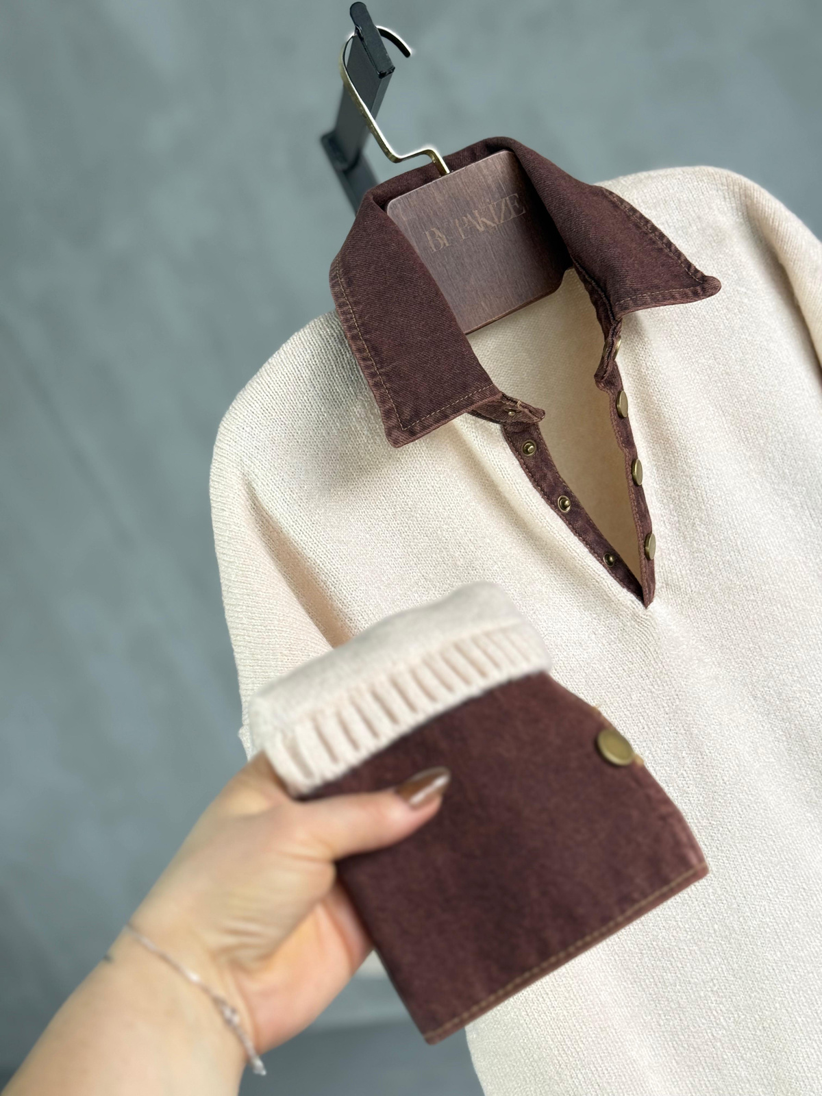 Kahve Denim Yakalı Yumoş Kazak (Vanilya)