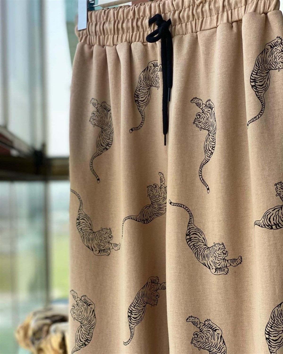 Kaplan Baskılı Eşofman Pantolon (Bej)