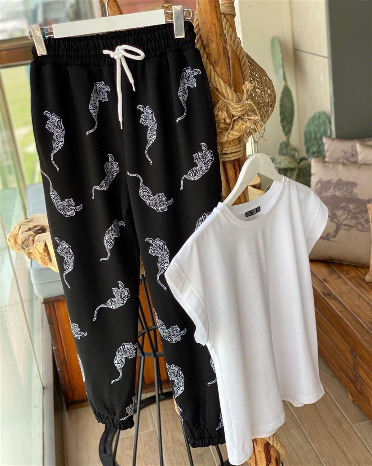 Kaplan Baskılı Eşofman Pantolon (Siyah)
