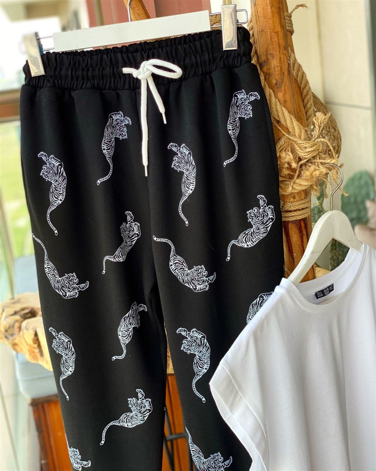 Kaplan Baskılı Eşofman Pantolon (Siyah)