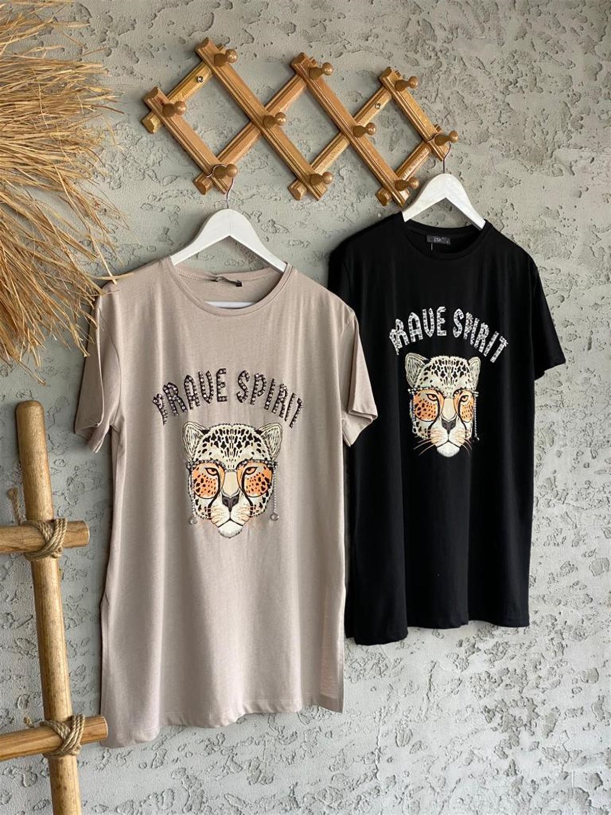 Kaplan Baskılı Taşlı Tshirt (Siyah)