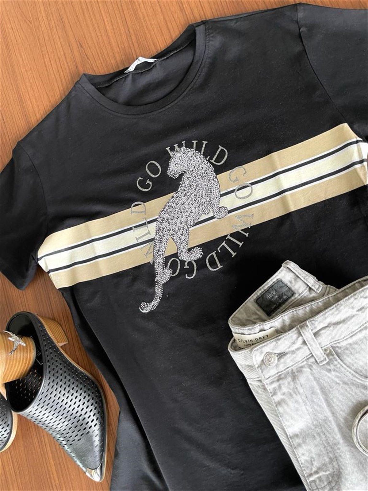 Kaplan Desenli Taş İşlemeli Tshirt (Siyah)