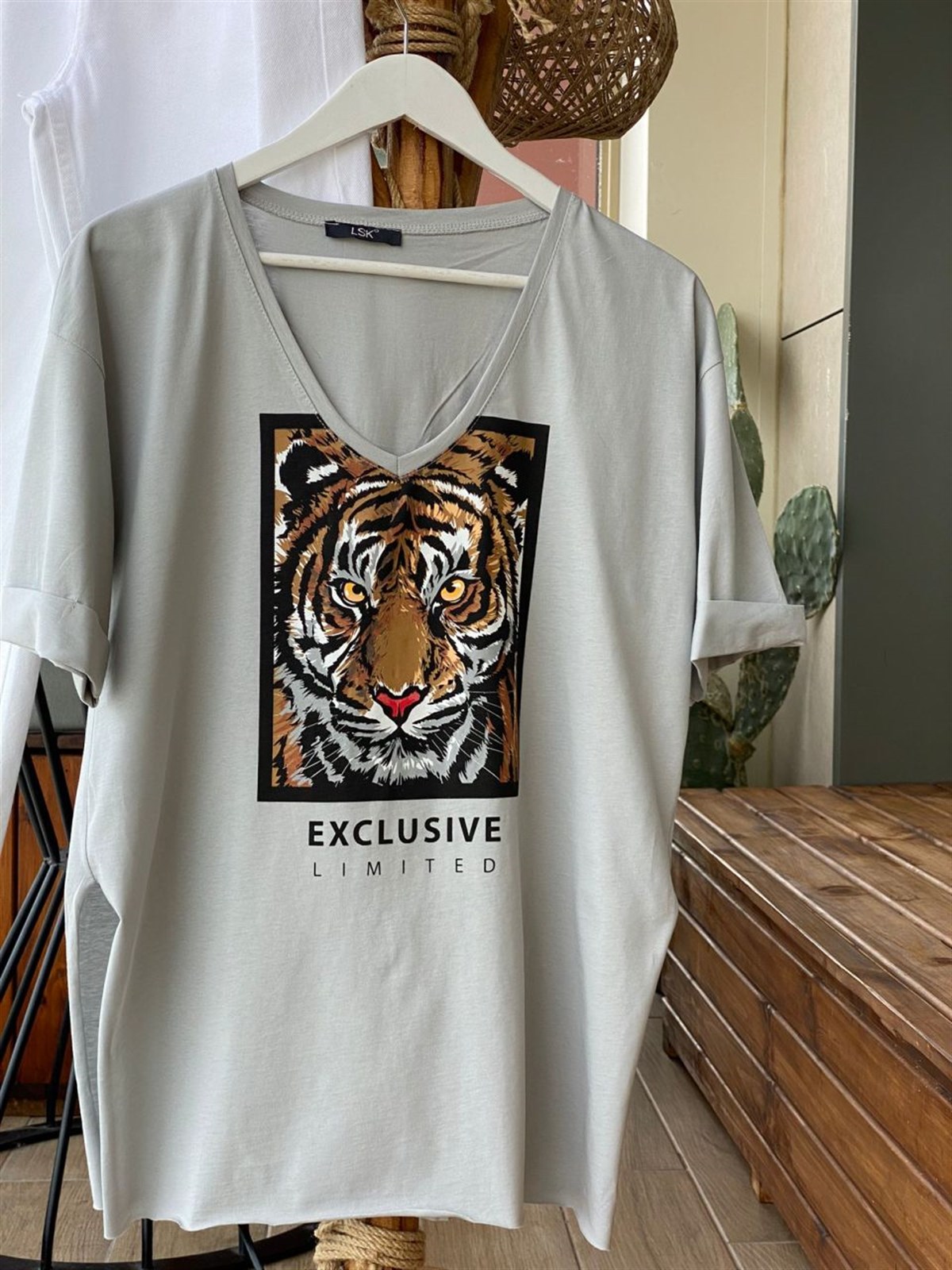 Kaplan Desenli V Yaka Tunik Tshirt (Gri)
