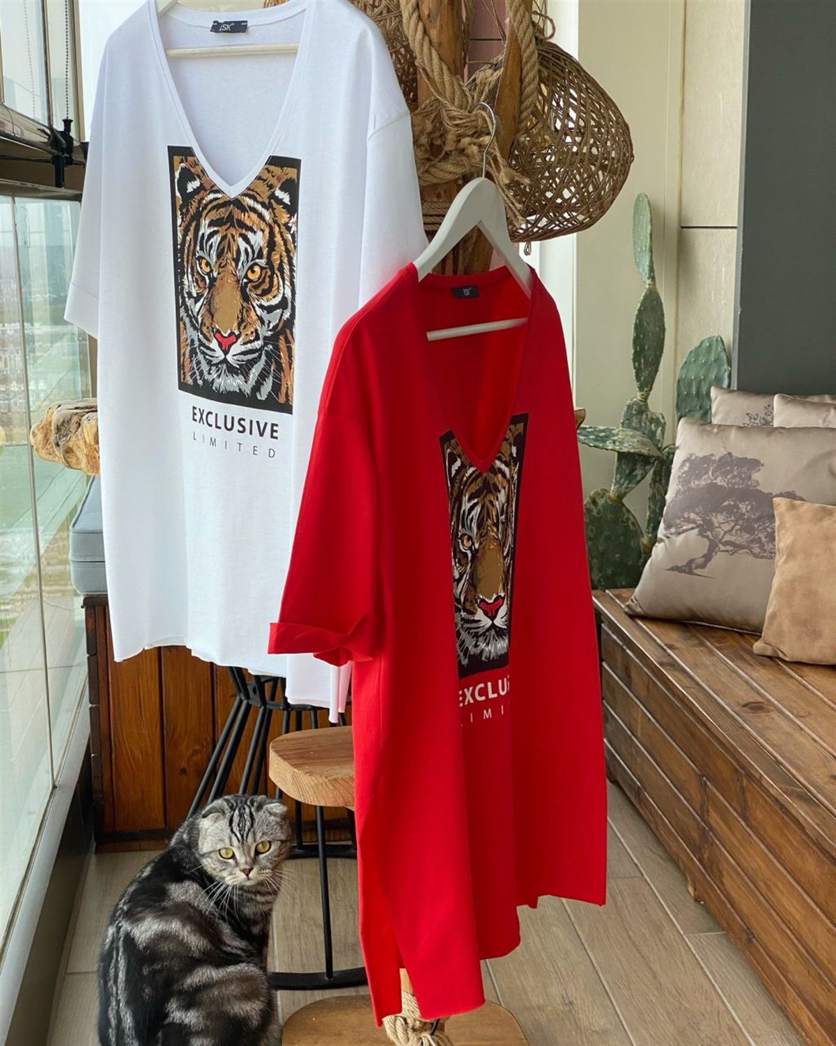 Kaplan  Desenli V Yaka Tunik Tshirt (Kırmızı)