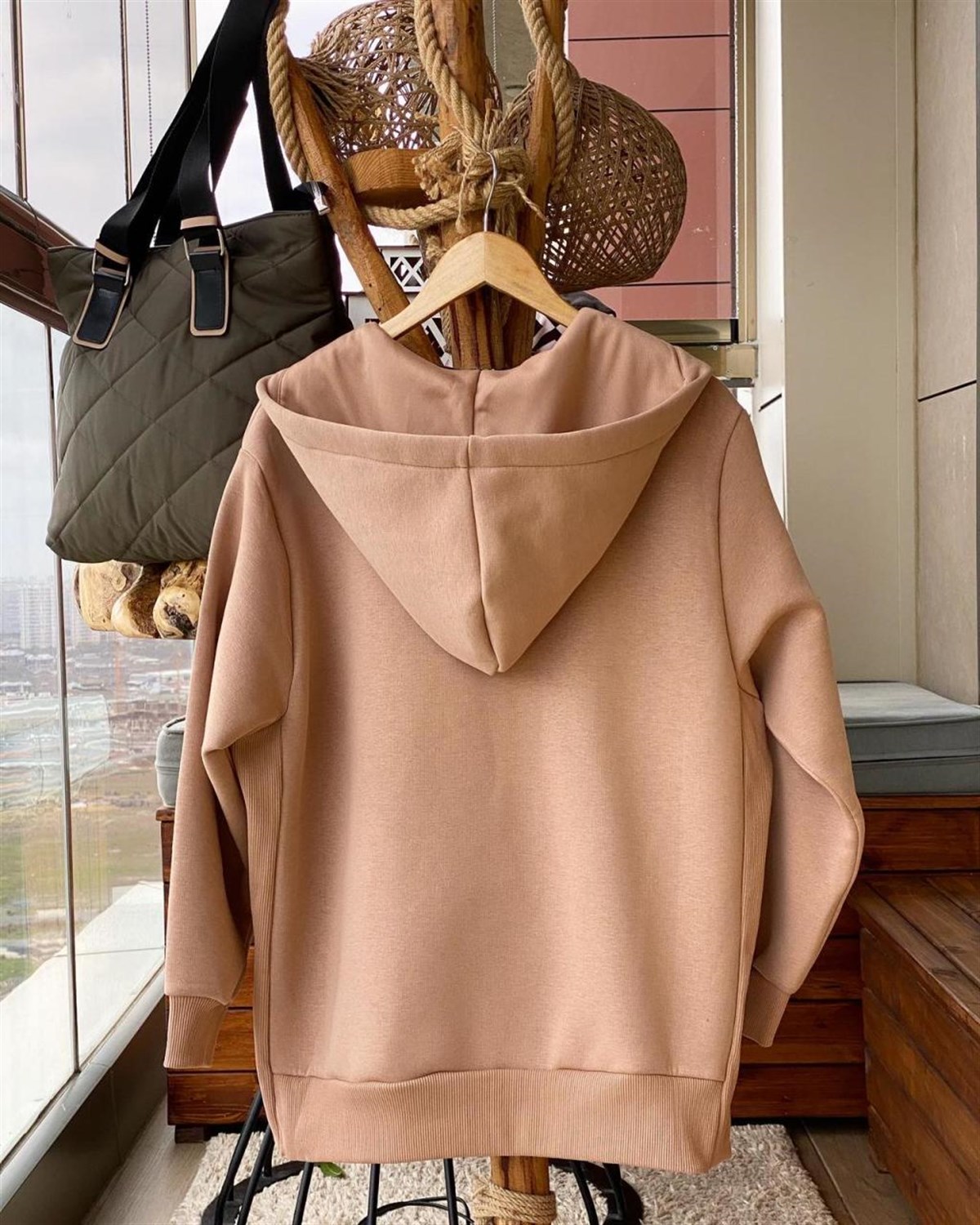 Kapşonlu Önden Fermuarlı Sweatshirt (SÜTLÜ KAHVE )