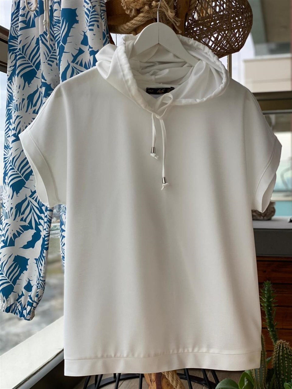 Kapşonlu Tshirt (BEYAZ)