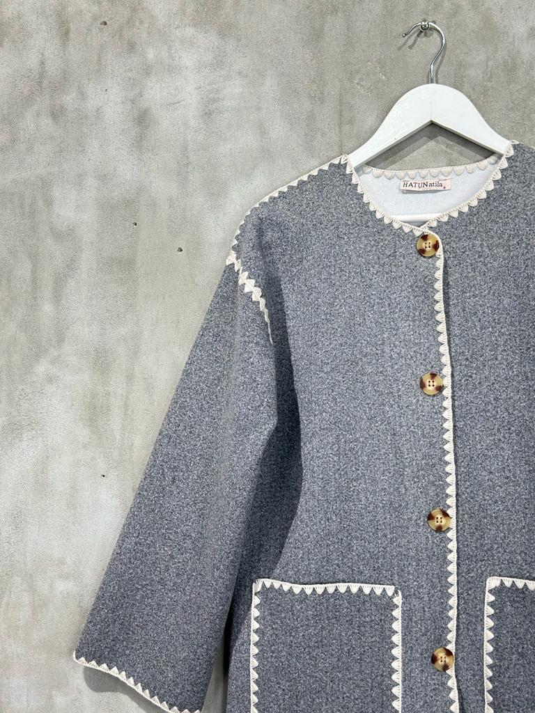 Kaşmir Kumaş Nakış İşlemeli Atkılı Ceket (Gri)
