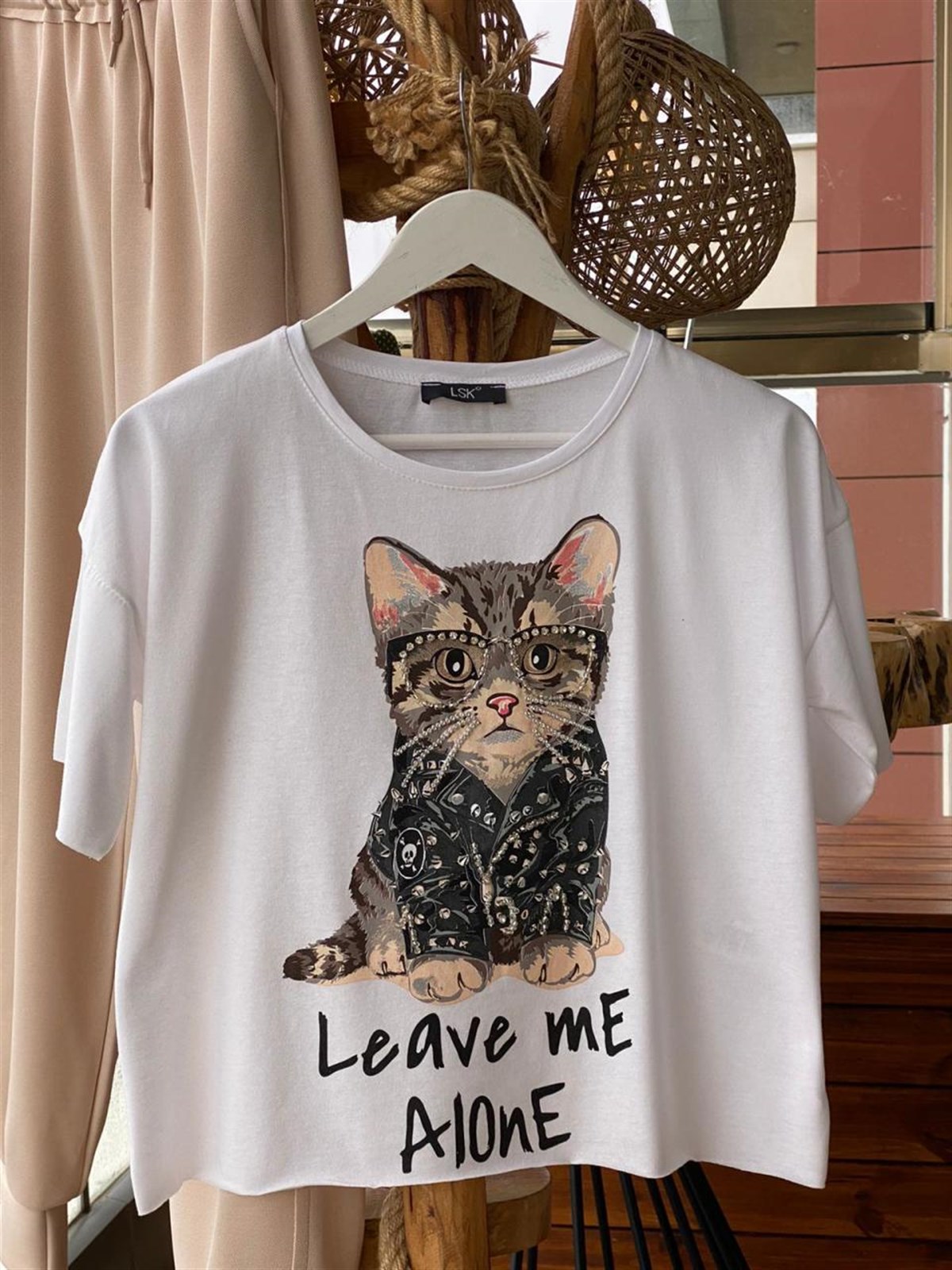 Kedi Baskı Üzerine Taş İşçilikli Tshirt (SİYAH & BEYAZ)