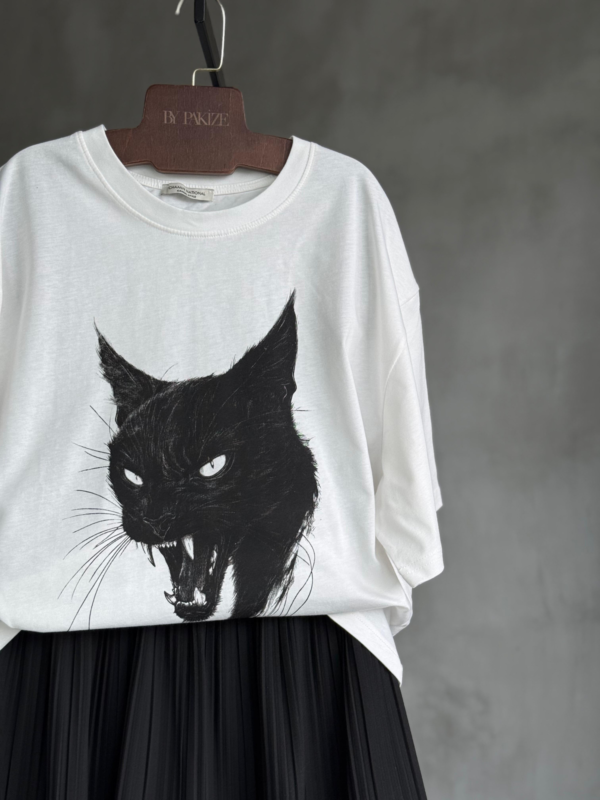Kedi Baskılı Oversize Dokuma Tişört (Beyaz)