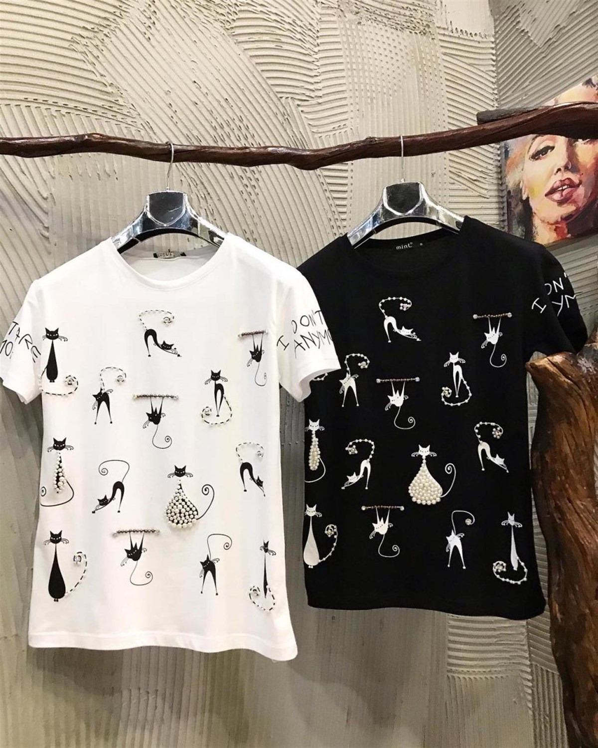 Kedi Baskılı Özel İnci Taş İşçilikli Tshirt (BEYAZ & SİYAH)