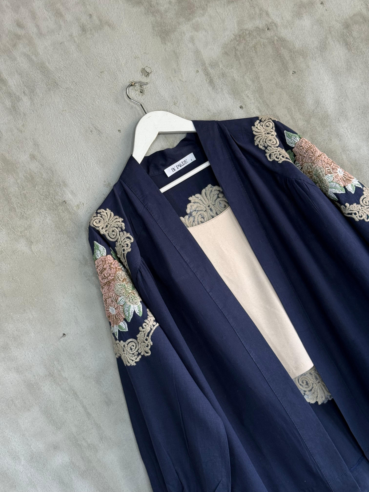 Keten Kumaş Nakış İşçilikli Oversize Kimono (Lacivert)