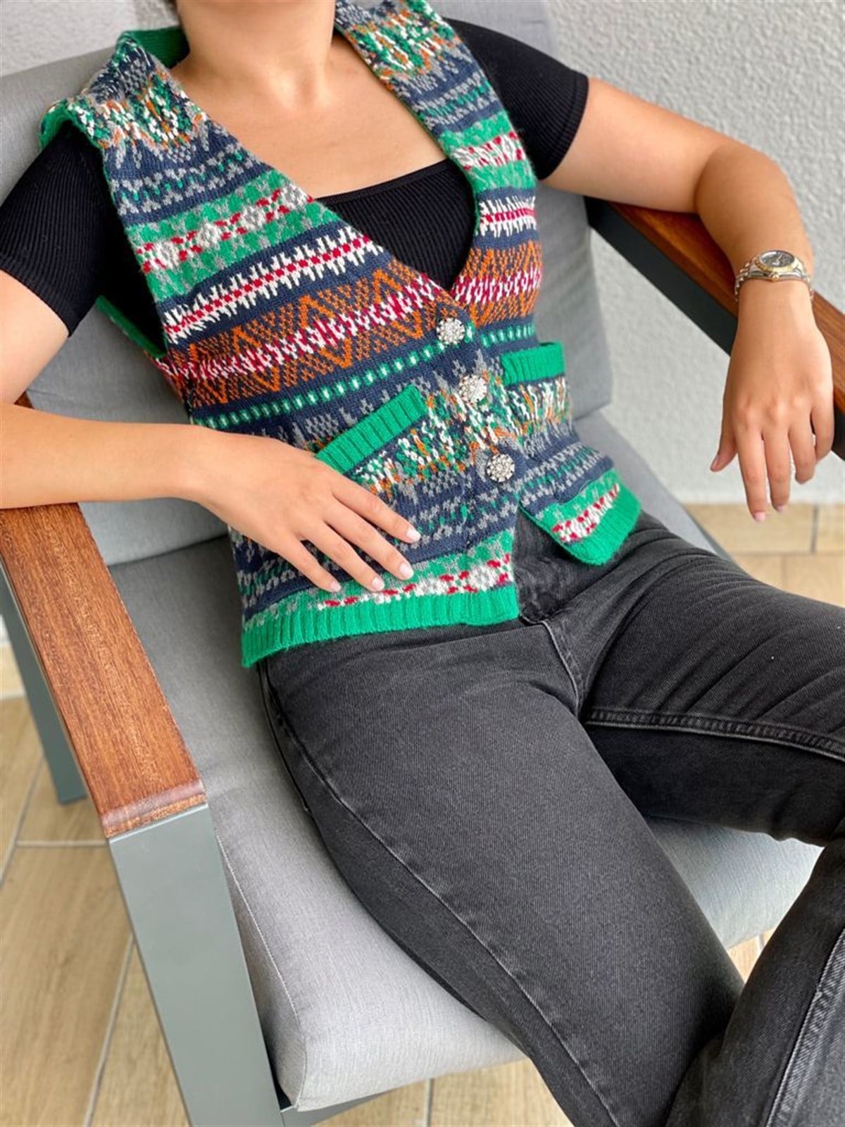 Kilim Desen Taş Düğmeli Triko Yelek