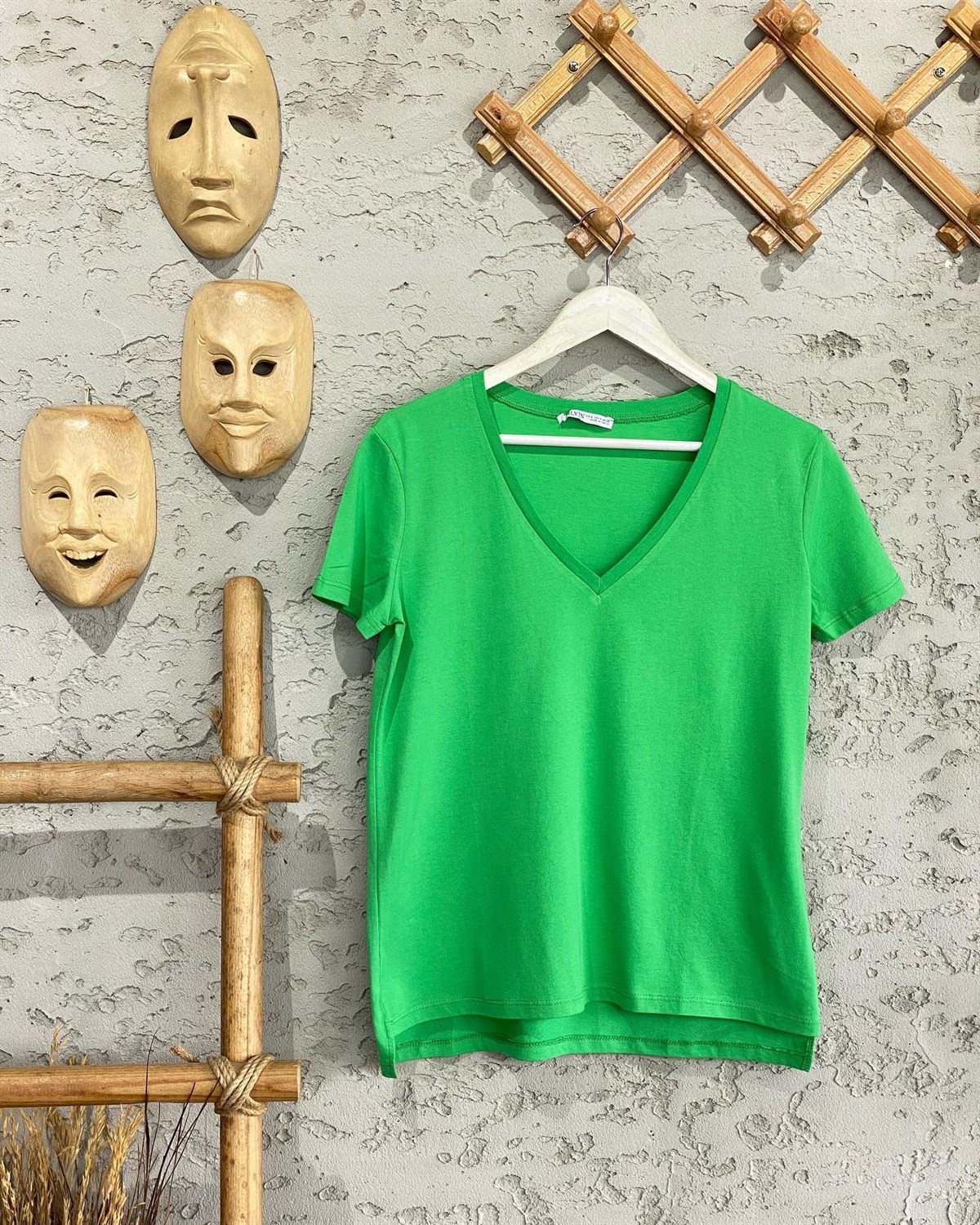 Kısa Kol V Yakalı Basic Tişört (Mavi/Yeşil)