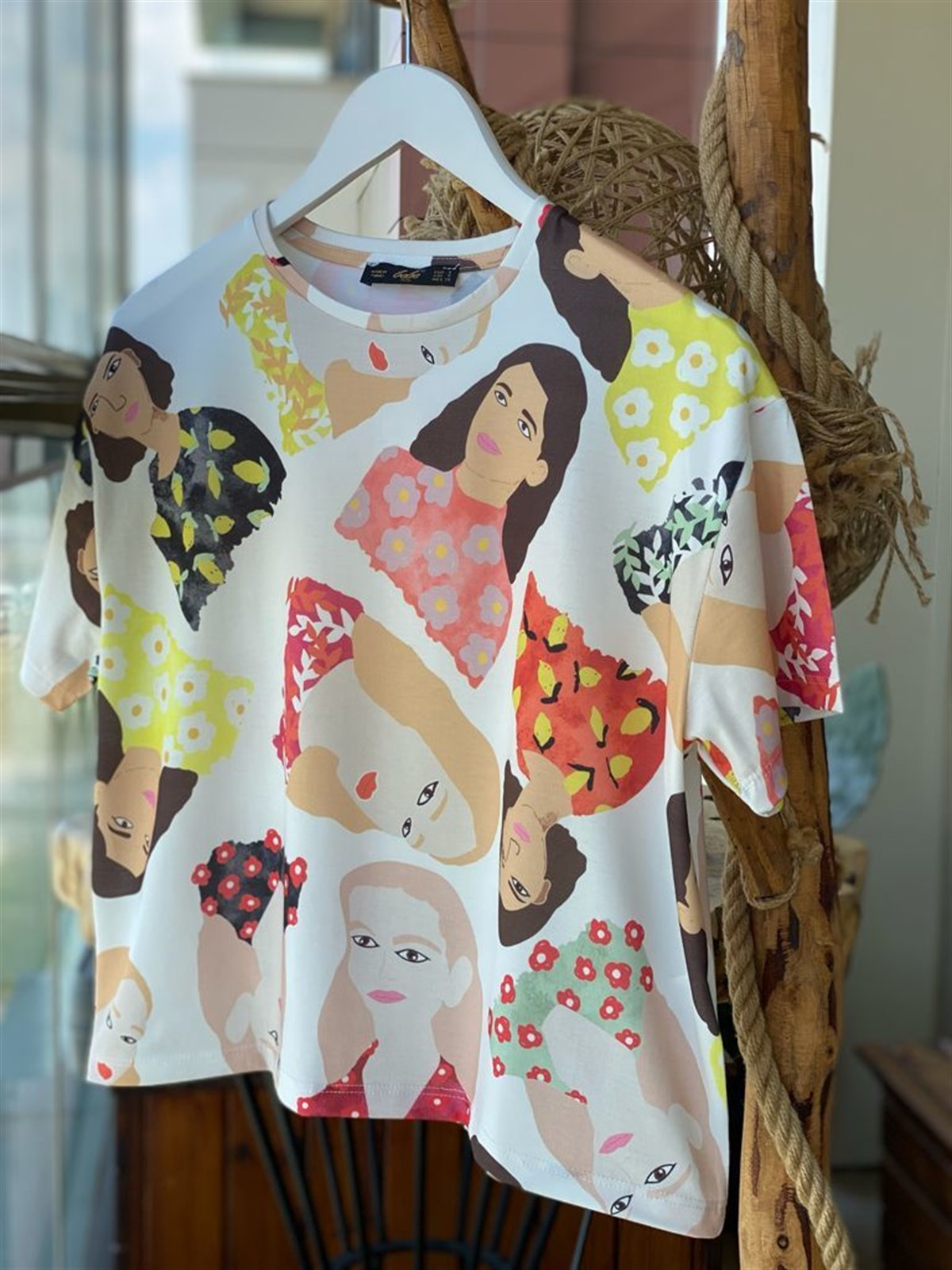 Kız Baskı Desenli T-shirt