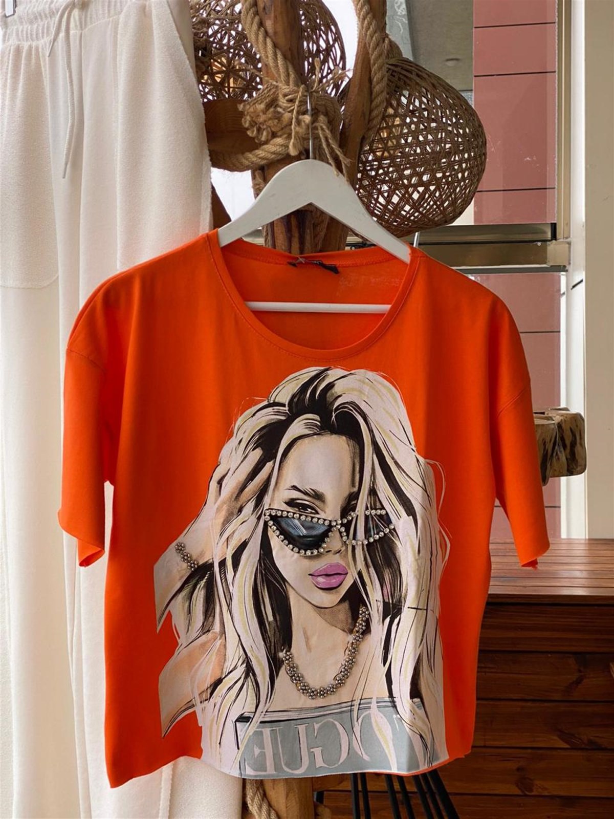 Kız Baskılı Kristal Taş İşçilikli Tshirt (ORANJ)