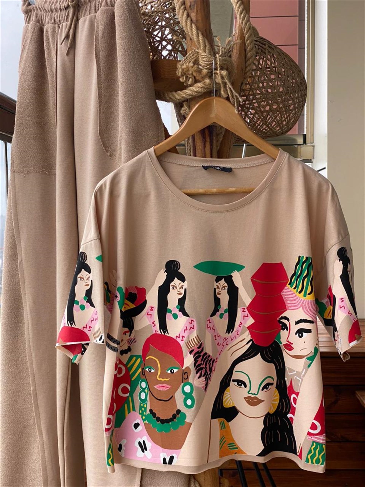 Kız Baskılı Tshirt  (BEJ)