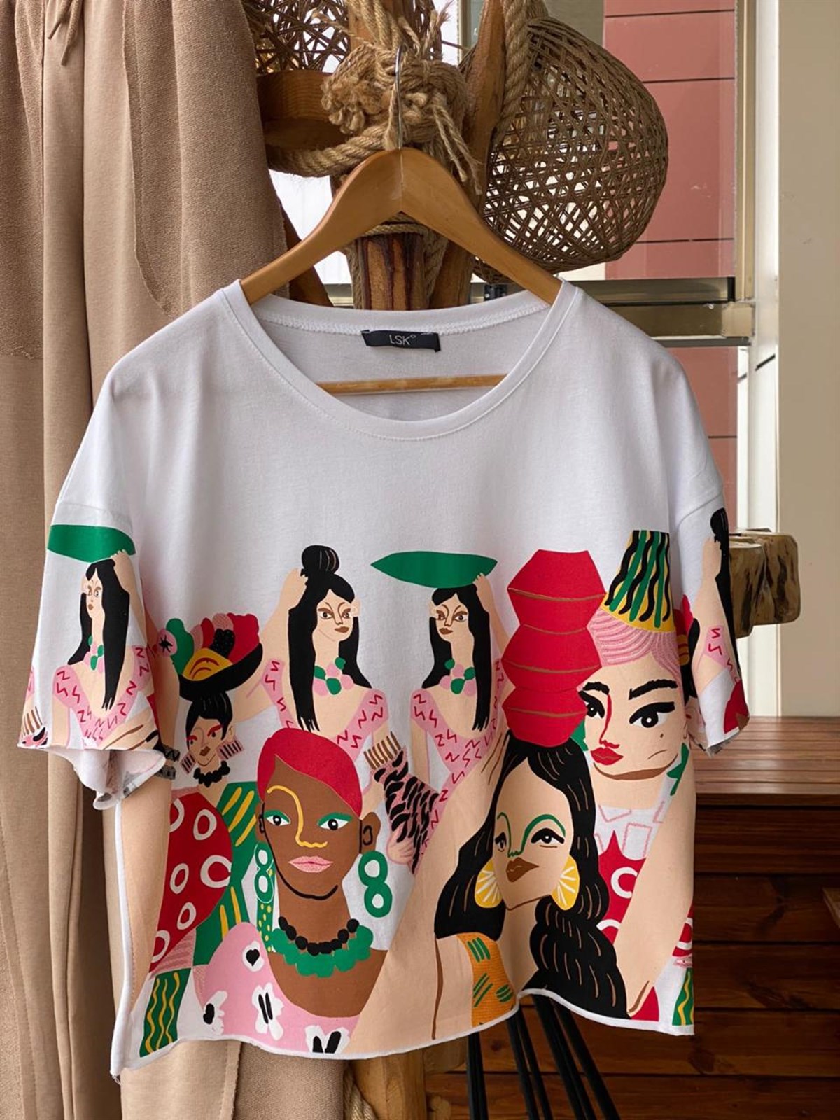 Kız Baskılı Tshirt (BEYAZ)