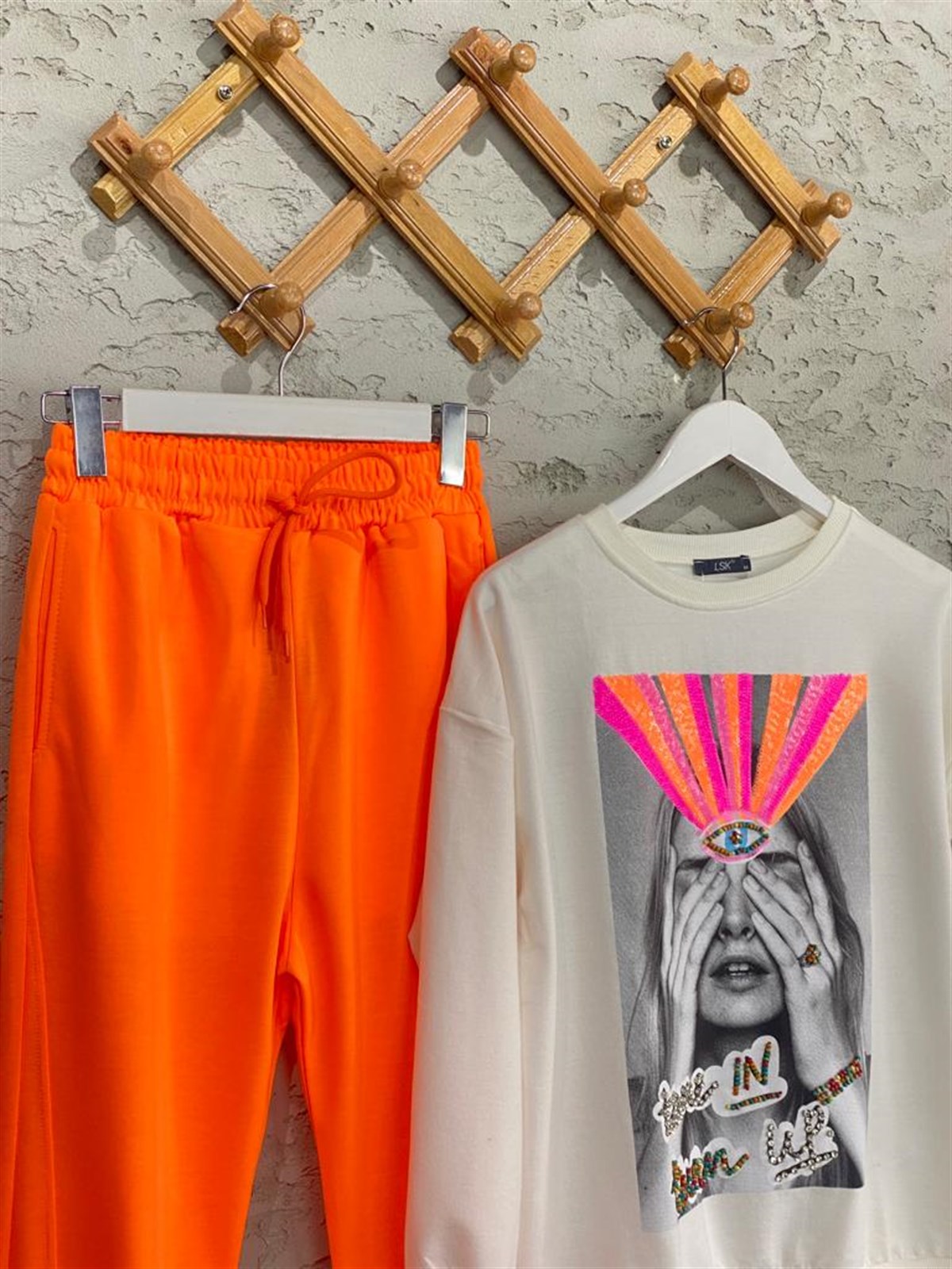 Kız Nakışlı Renkli Payet Baskılı Sweat (Ekru)