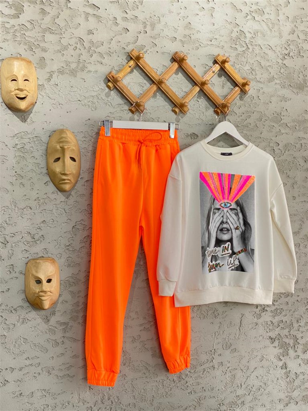 Kız Nakışlı Renkli Payet Baskılı Sweat (Ekru)