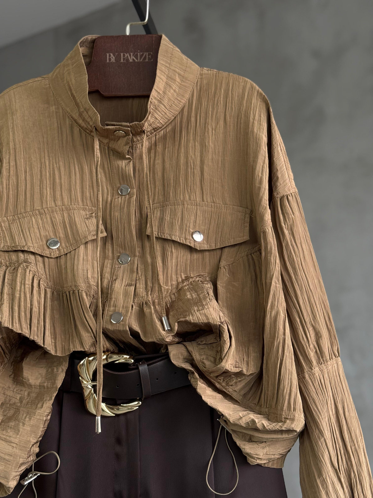 Krınkıl Dik Yaka Büzgü Detaylı Ceket (Camel)