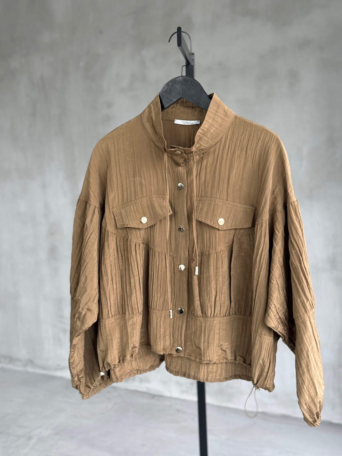 Krınkıl Dik Yaka Büzgü Detaylı Ceket (Camel)