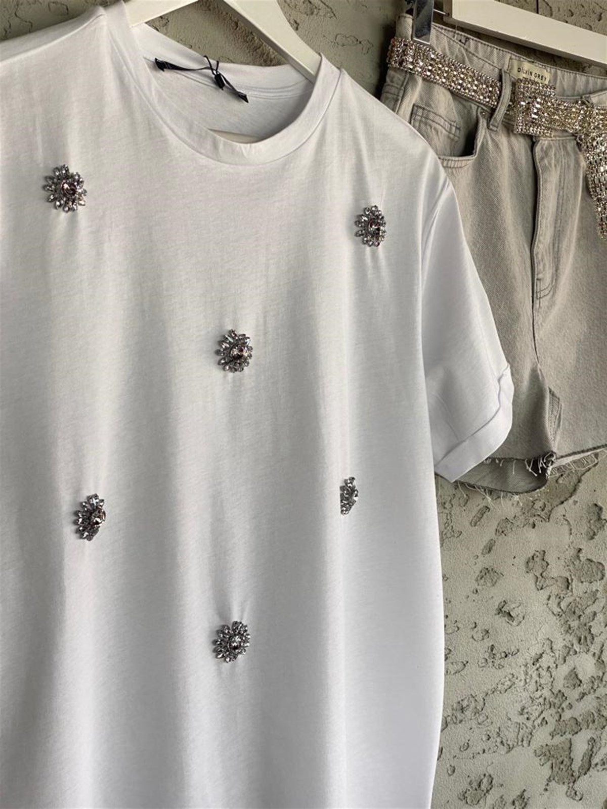 Kristal Taş Detaylı Tshirt (Beyaz)