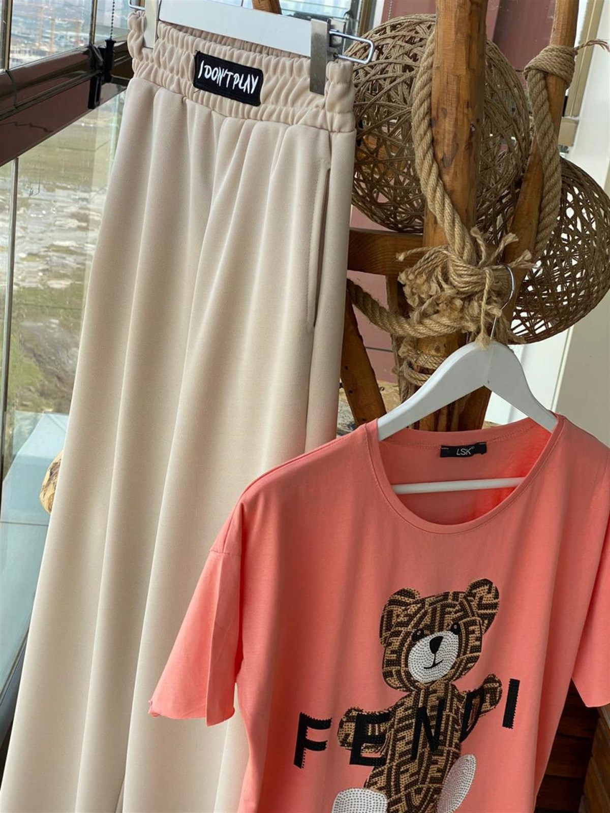 Kristal Taş İşçilikli Fendi Tshirt (YAVRUAĞZI)
