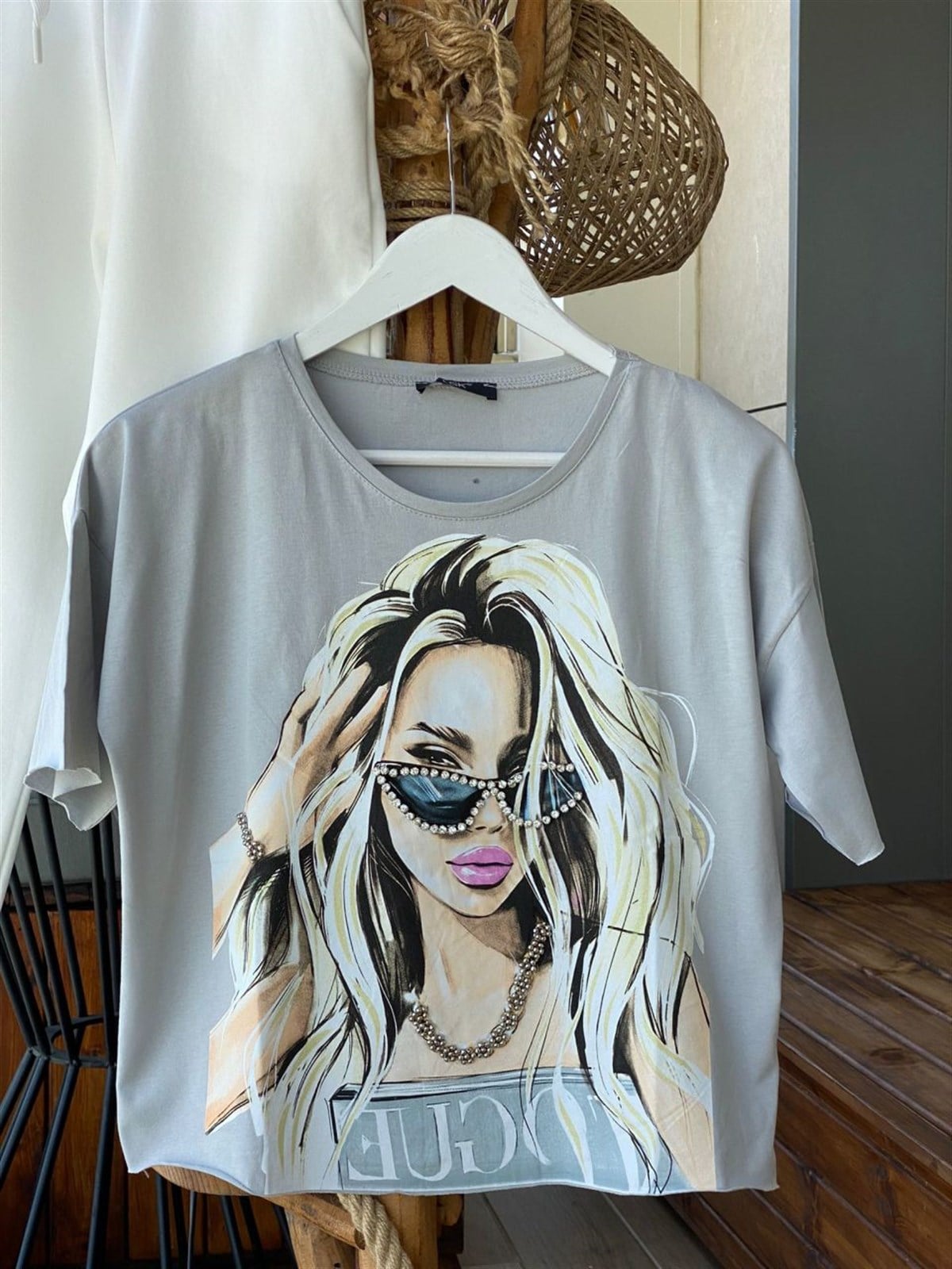 Kristal Taş İşçilikli Tshirt (Gri)