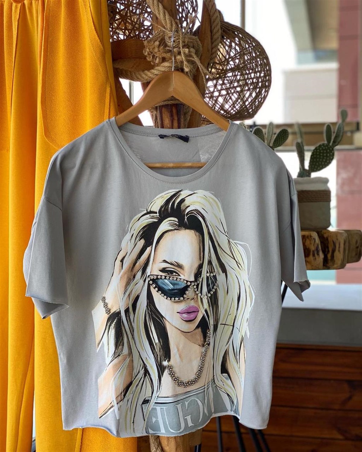 Kristal Taş İşçilikli Tshirt (GRİ)