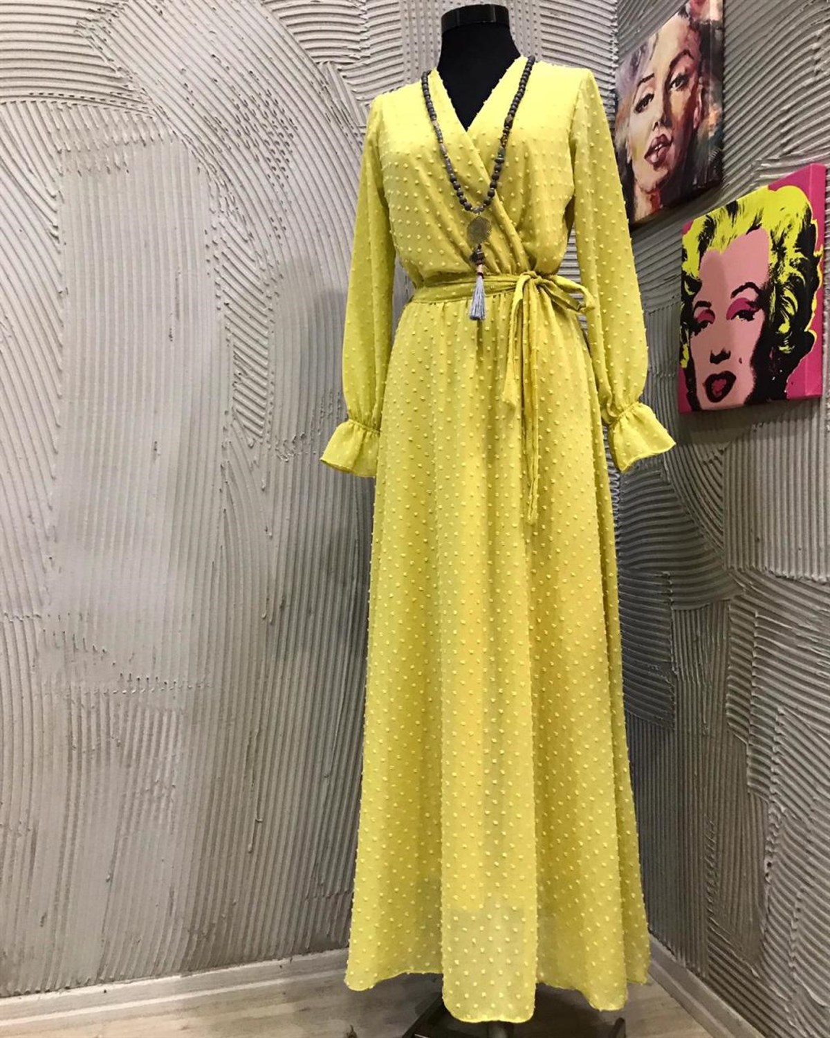 Kruvaze Yaka Kabartma Baskılı Elbise (SARI)