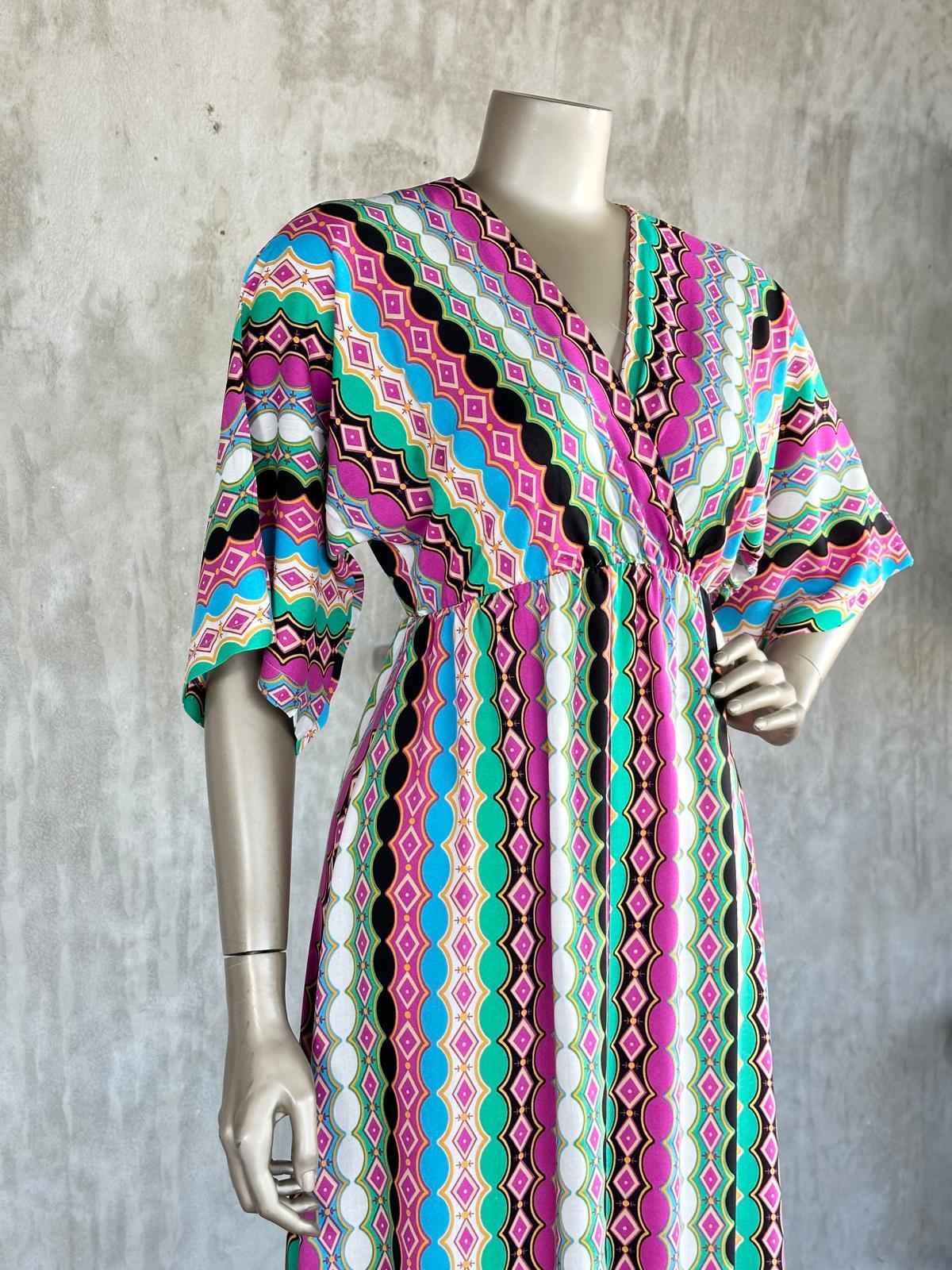 Kruvaze Yaka Yarasa Kol Kilim Desen Elbise (Fuşya)