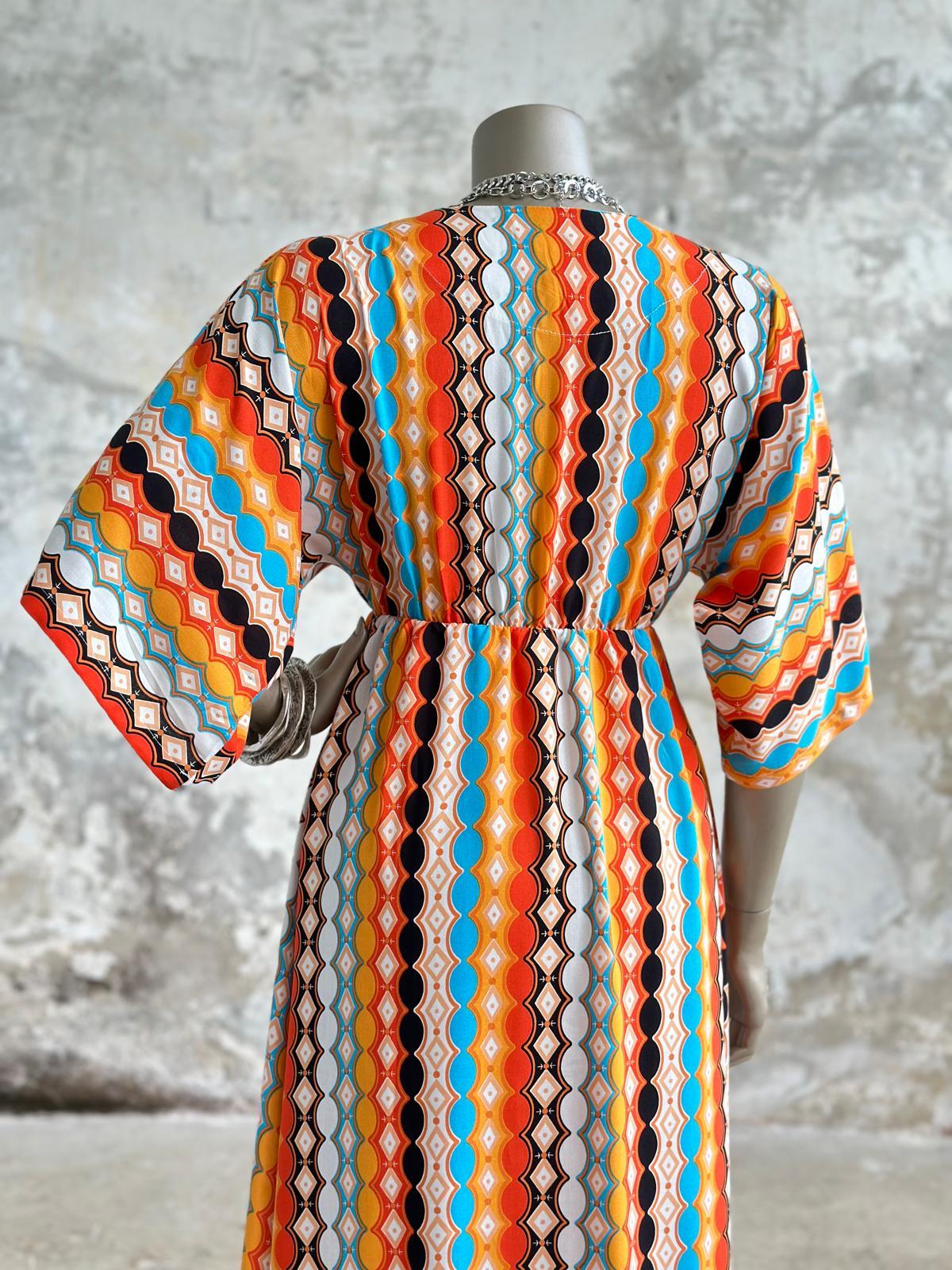 Kruvaze Yaka Yarasa Kol Kilim Desen Elbise (Karışık Renk)