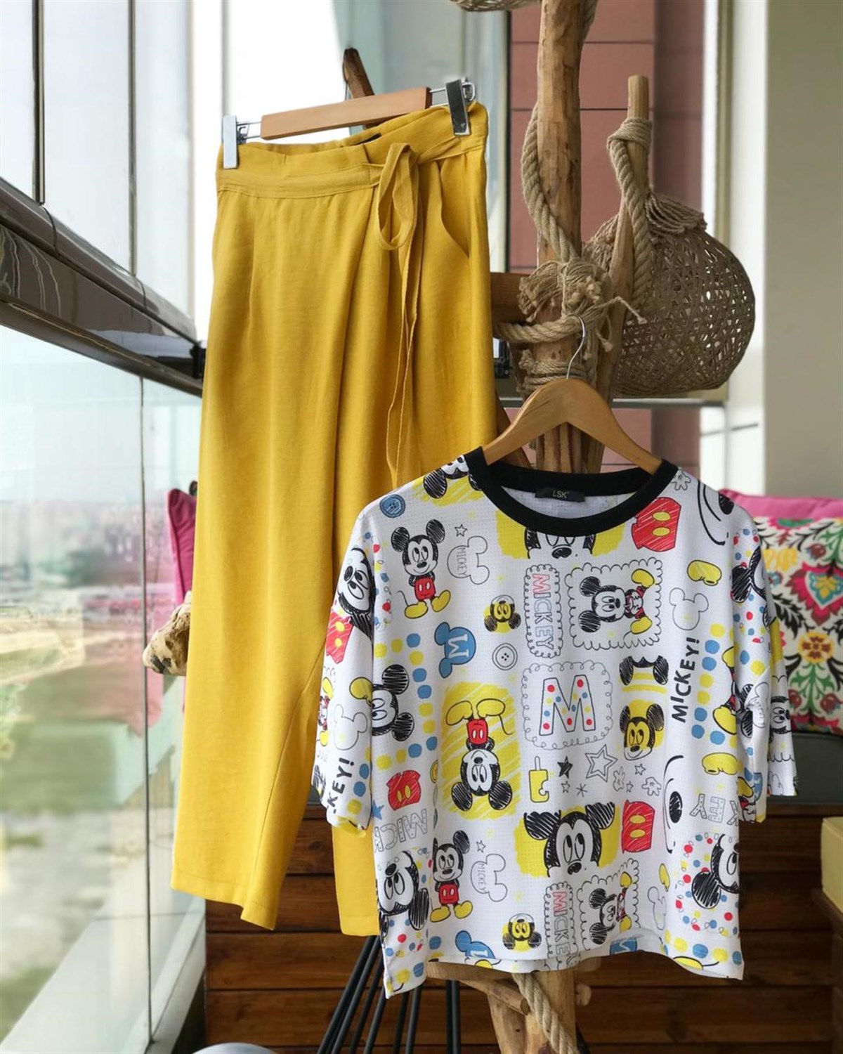 Küçük Mickey Mouse Desenli Kısa Bluz