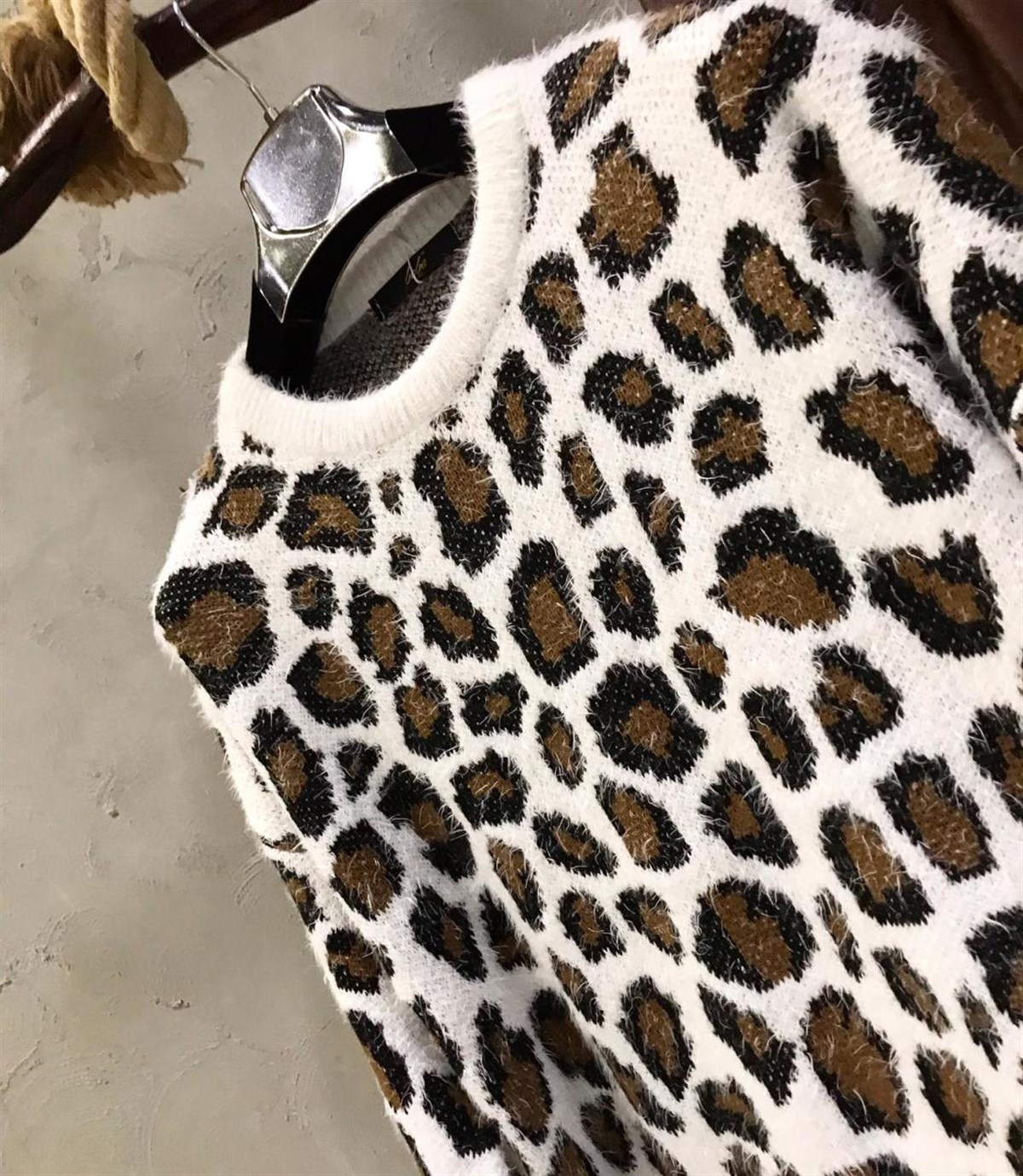 Leopar Desenli Yumoş Kazak