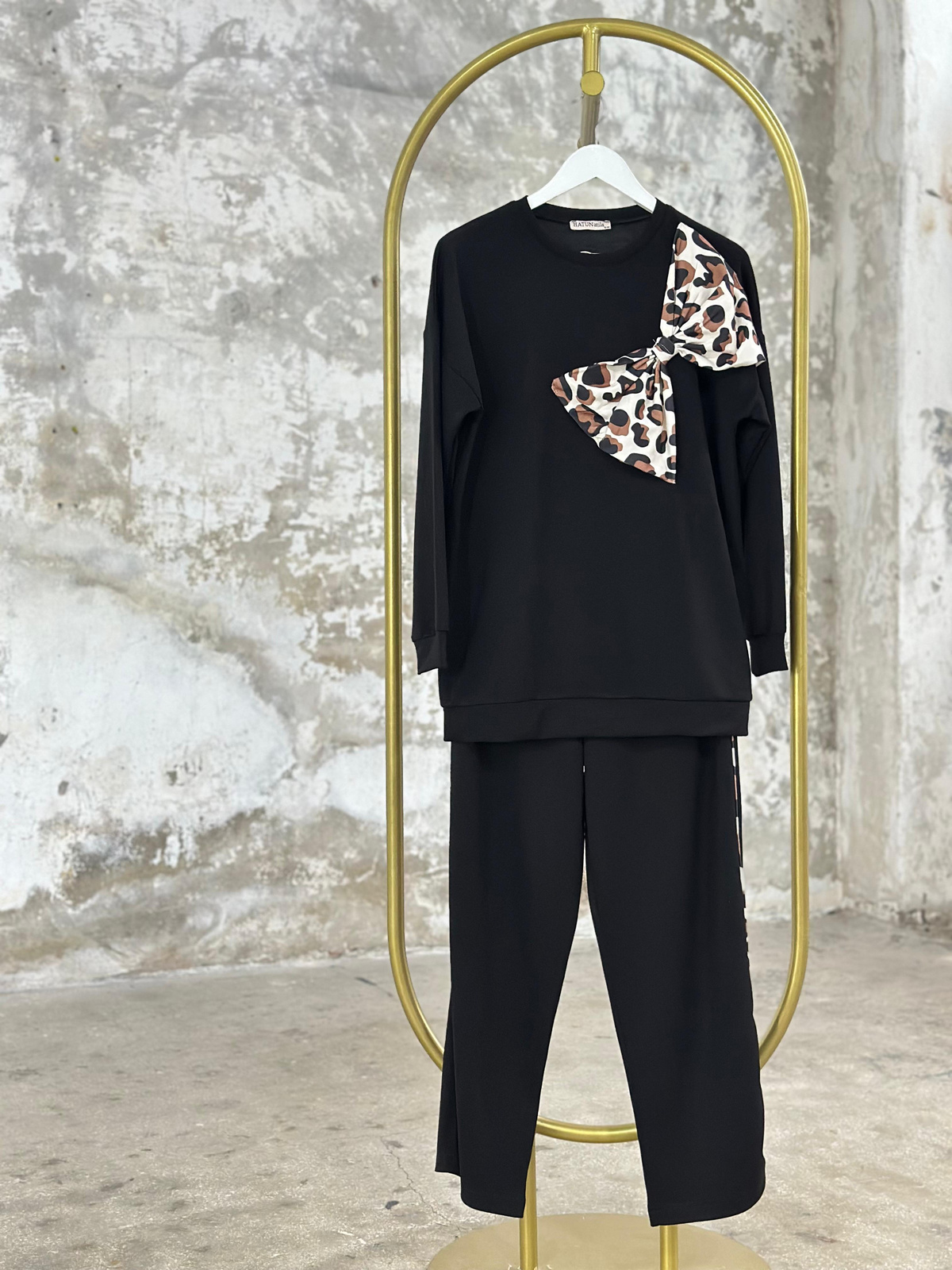 Leopar Fiyonk Detaylı Kadın Takım (Siyah)